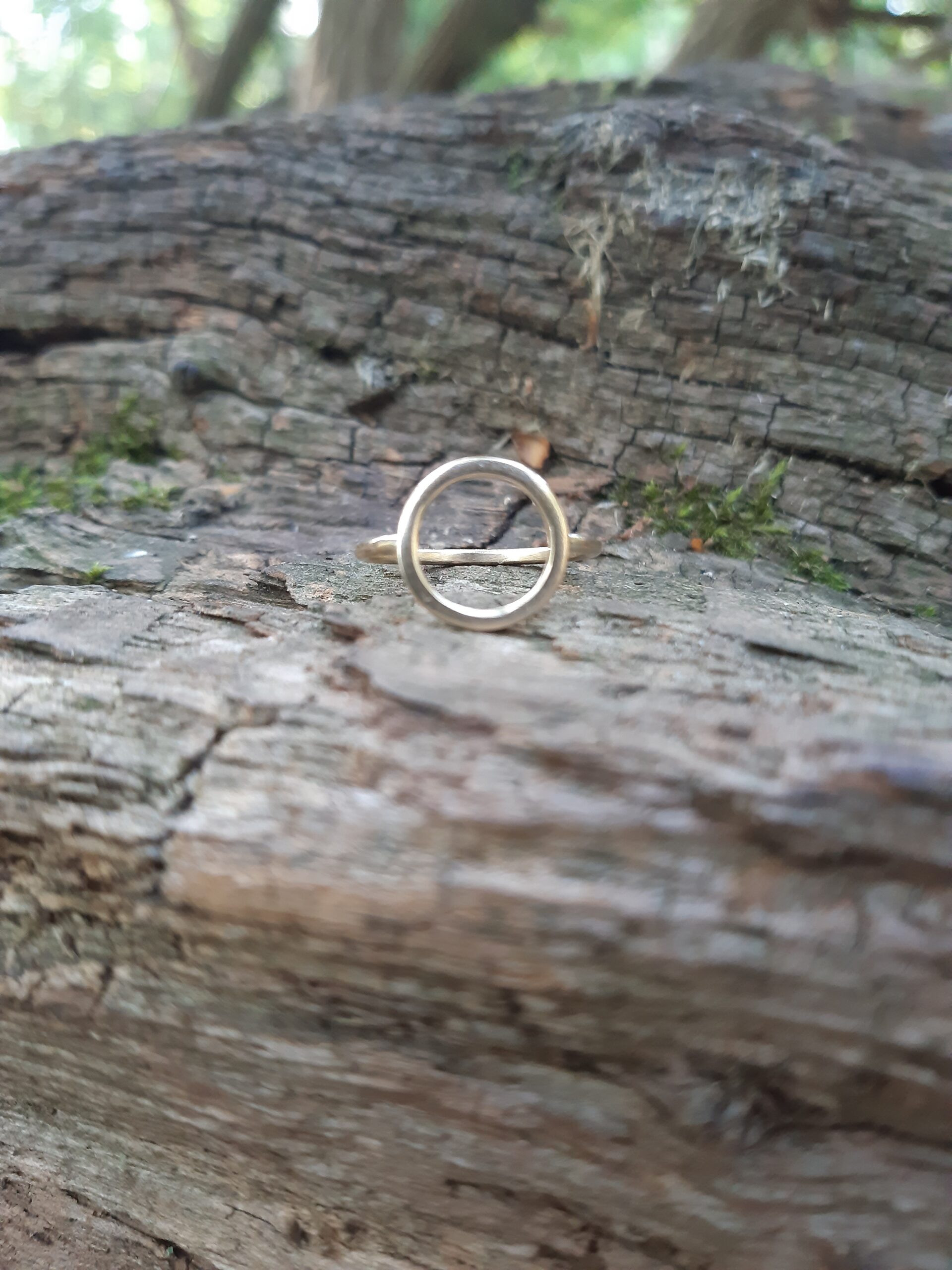 9ct Gold Circle Ring